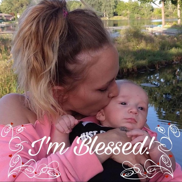 Meet your Posher, Paris - Picture 2 of 6